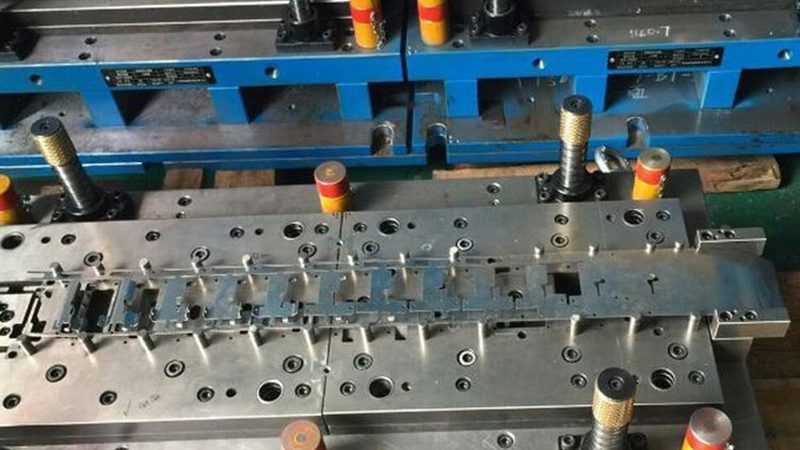 模具制造厂的定制交货周期受到多种因素的影响，主要包括以下几方面：
