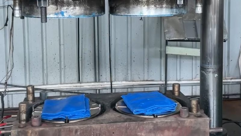 电子接插件冲压模具规格参数解析：关键因素与选型逻辑