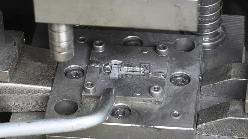 双色模具安装注意事项：细节决定成败